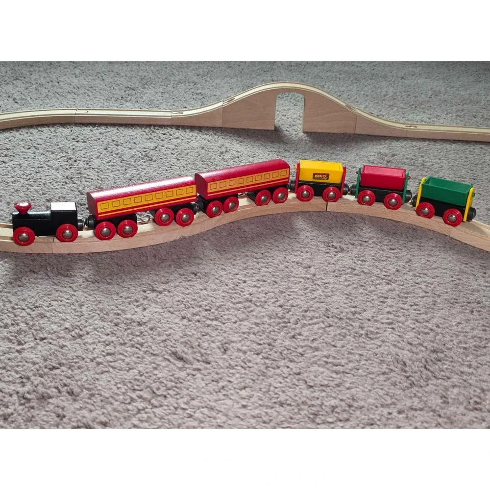 Brio Wooden Railway‎ Trains of the World Red Road Engine Train Set Tracks